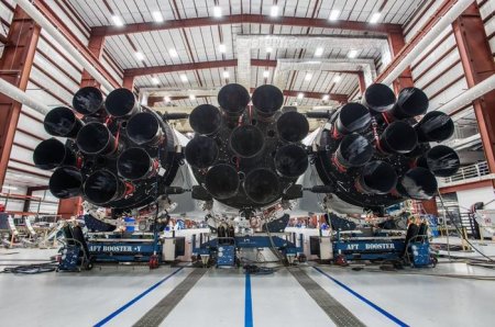 :   SpaceX Falcon Heavy   