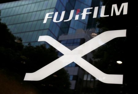 Fujifilm     - 