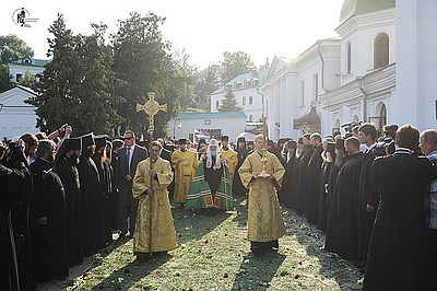 В Киеве проходят малочисленные акции протеста против визита Патриарха Кирилла (ФОТО)