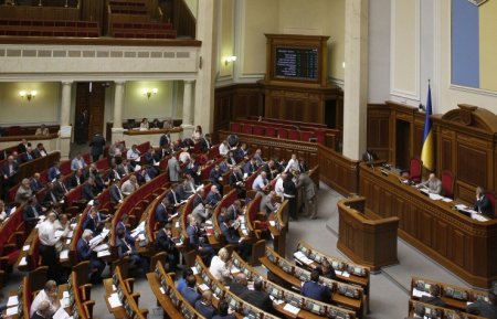 Петр Порошенко передал на утверждение в парламент указ о частичной мобилизации