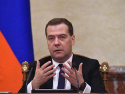 Медведев назвал убийство Немцова большой потерей