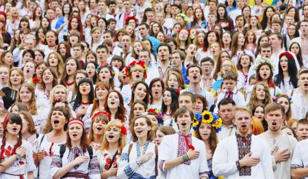 На Украине в День независимости устроят праздник борща и забег в вышиванках