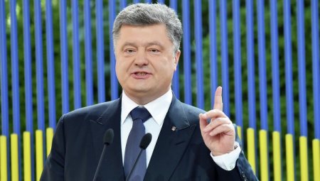 Порошенко уверен, что Украина уже преодолела экономический кризис
