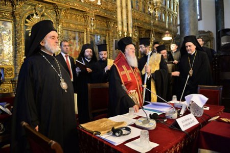 Украинскую церковь оставили без автокефалии