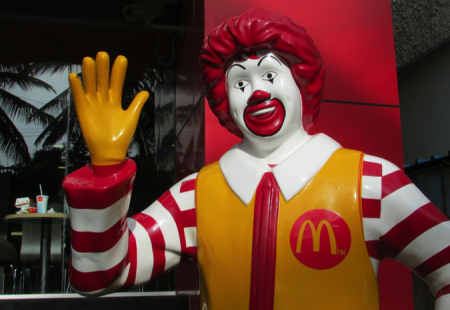 Работники «Макдоналдс» признали себя лузерами