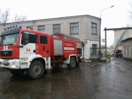 В Ломоносове локализовали пожар в здании бывшей типографии