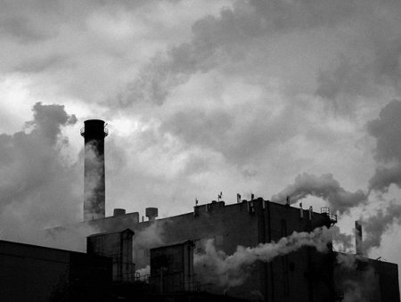 В Тюмени закрыли предприятие за вредные выбросы в воздух