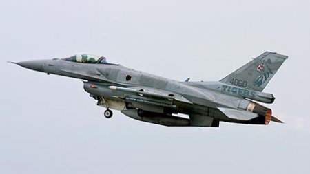   ,   F-16   -