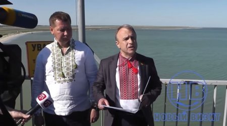 Укроклоуны устроили незабываемое шоу на границе с Крымом