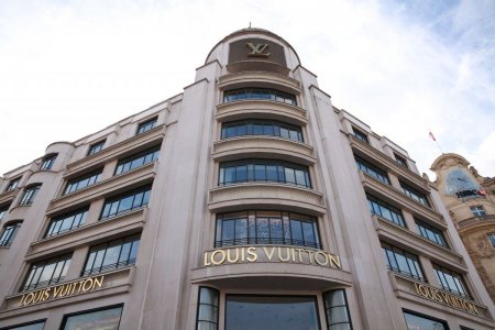      Louis Vuitton     