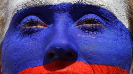Опрос показал, сколько россиян считают себя патриотами