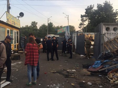 На Украине существуют тарифы на погромы малого и среднего бизнеса радикалами На Украине существуют тарифы на погромы малого и среднего бизнеса радикалами