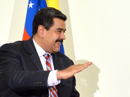 Мадуро заявил, что «гордится» введенными против него санкциями США