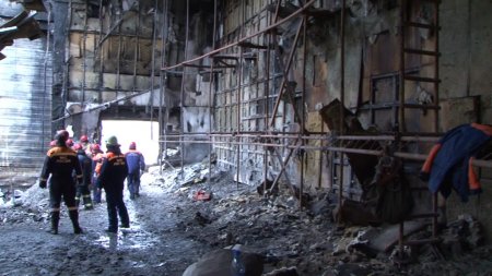 Опознаны тела 27 погибших при пожаре в ТЦ "Зимняя вишня"