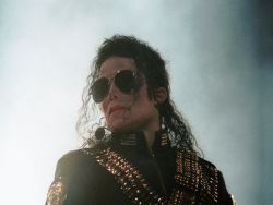 Туфли-"луноходы" Майкла Джексона выставлены на торги за $10 тыс.