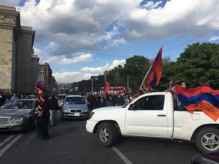 Ким Кардашьян назвала отставку Саргсяна «историческим днем для Армении»