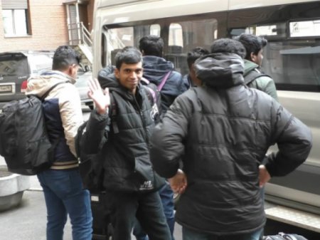 В Петербурге задержали 11 нелегалов, собиравшихся пересечь границу