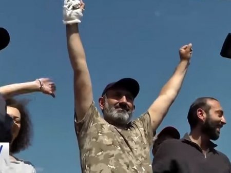 Пашинян призвал протестующих в Ереване избегать насилия