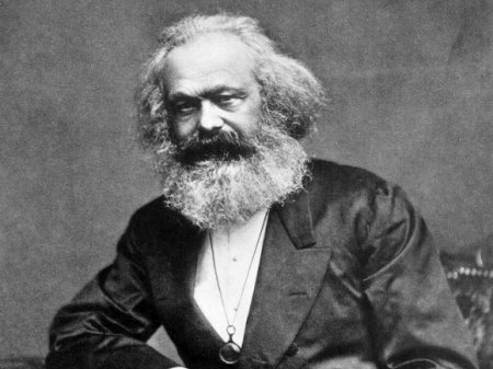 Глава Еврокомиссии высказался о «зверствах» последователей Маркса