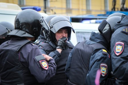 На акции протеста в Москве задержали енота (фото)