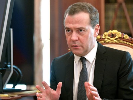 Медведев уволил замруководителя Ространснадзора
