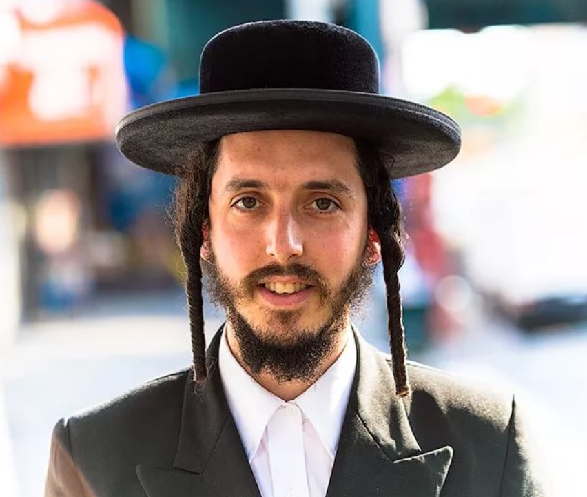 Почему евреи отращивают волосы на висках