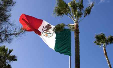 Кандидат в президенты Мексики Обрадор получает 51 процент голосов