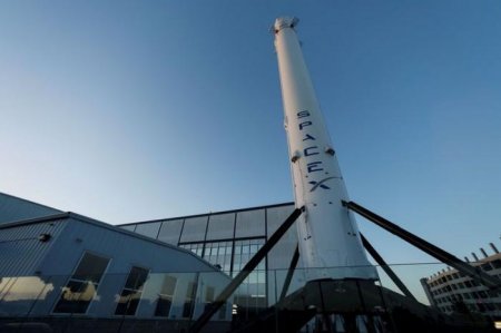      SpaceX -     