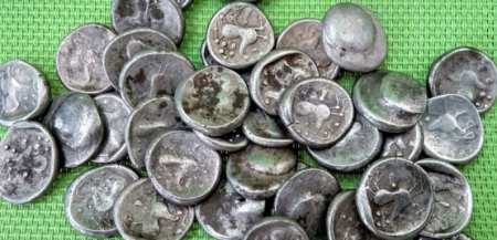 В Словакии археологи обнаружили клад из монет древних кельтов