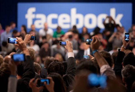 Facebook     