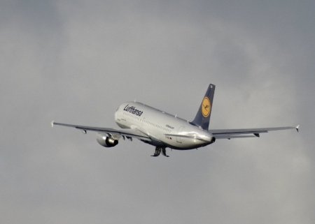 Lufthansa     ,   