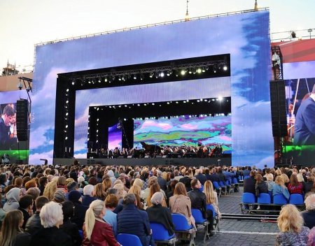 Концерты на открытых площадках могут разрешить в июле