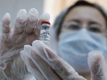 Инфекционист назвал наиболее частые побочные реакции на вакцину «Спутник V»