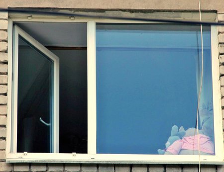 В Москве женщина родила ребенка дома и выкинула с четвертого этажа