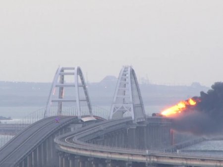 «МК»: Обнародовано видео передвижения фуры, перевозившей взрывчатку для Крымского моста