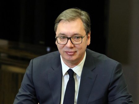 Президент Сербии готов уйти в отставку, если это сможет спасти страну