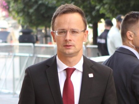 Глава МИД Венгрии назвал обязательное условие завершения конфликта на Украине