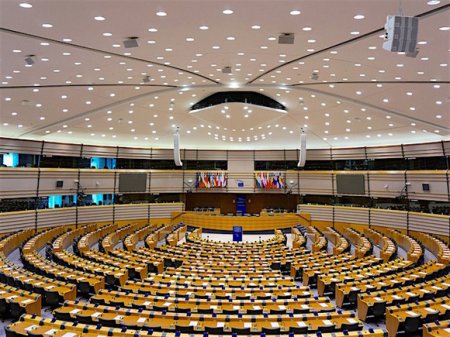 Euractiv: Выборы в Европарламент укрепят позиции «пророссийских» партий