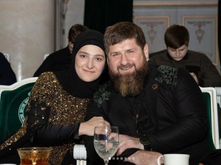 Двадцатипятилетняя дочь Кадырова получила орден ДНР